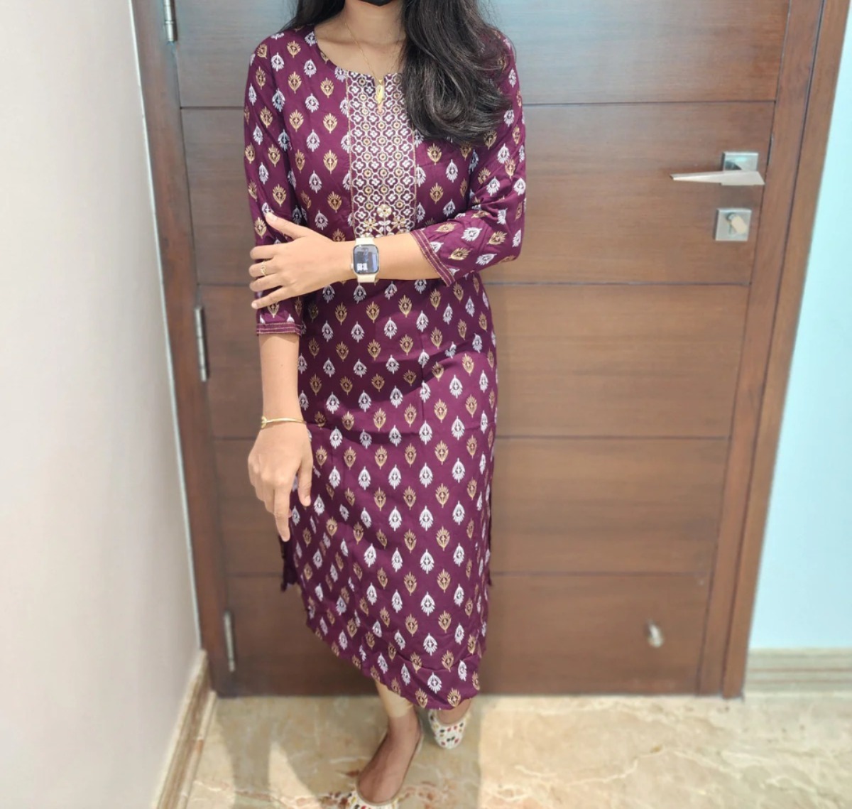 Anbarasi: Rayon Straight cut kurtis embroidery 