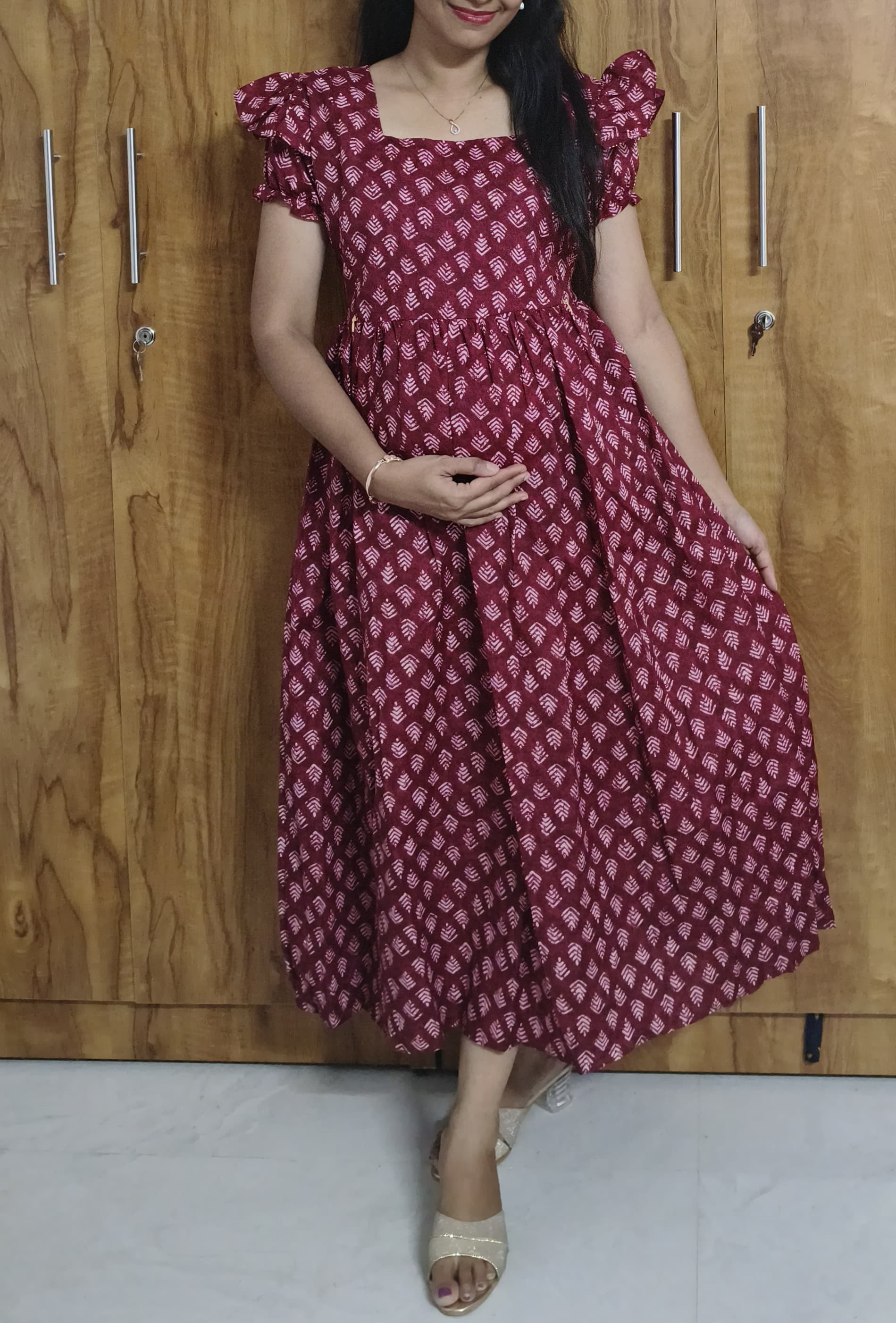 Cotton Feeding Dress with Invisible Zips & Frill Sleeve Style