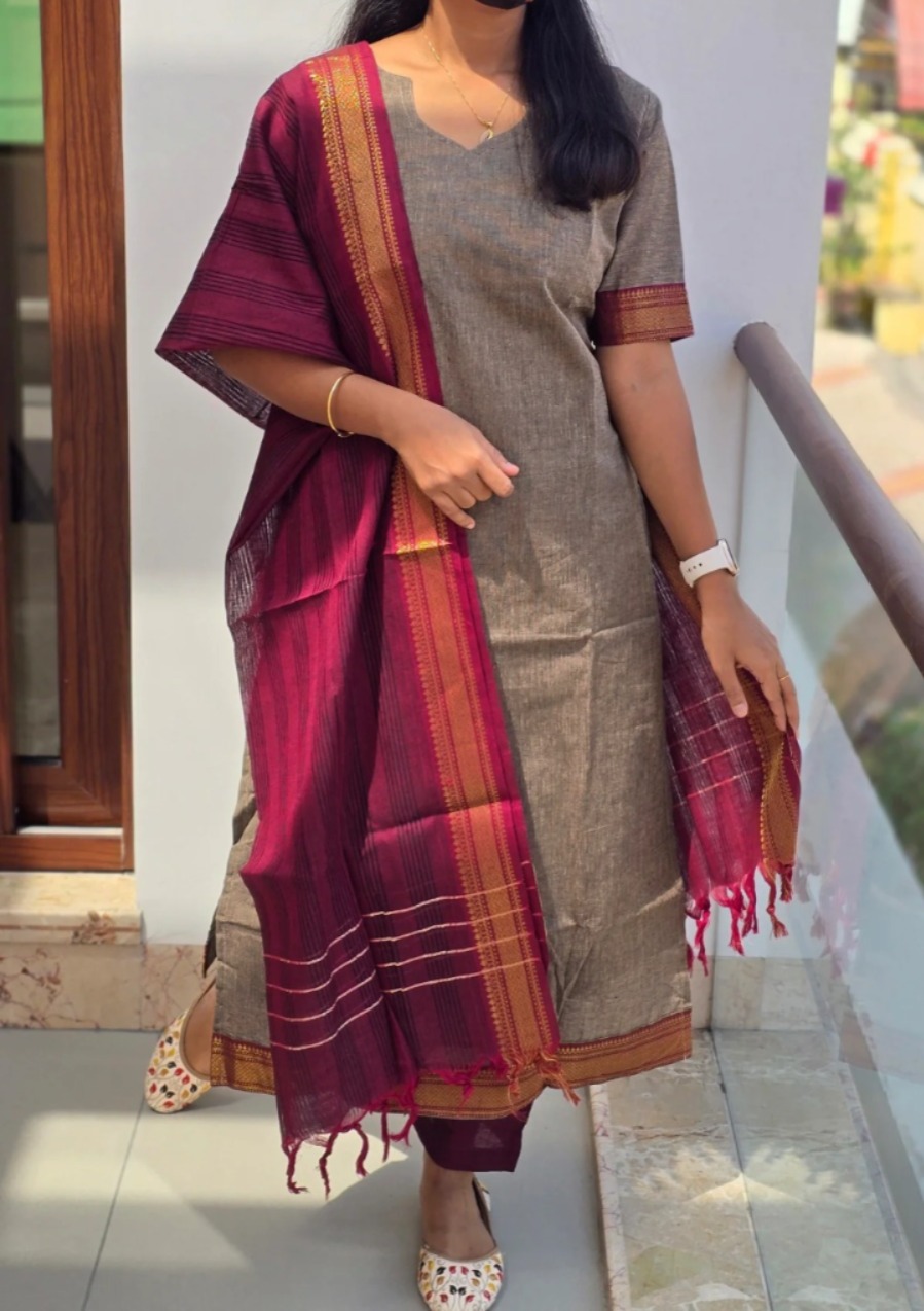 Anbarasi: Magalgiri cotton salwar set 