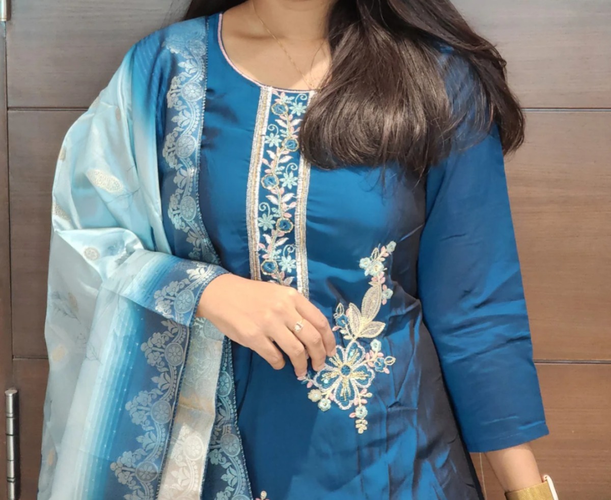 Anbarasi: Aarral Roman Silk Salwar Set with Lining 3 Pc | Kurti Pant Dupatta