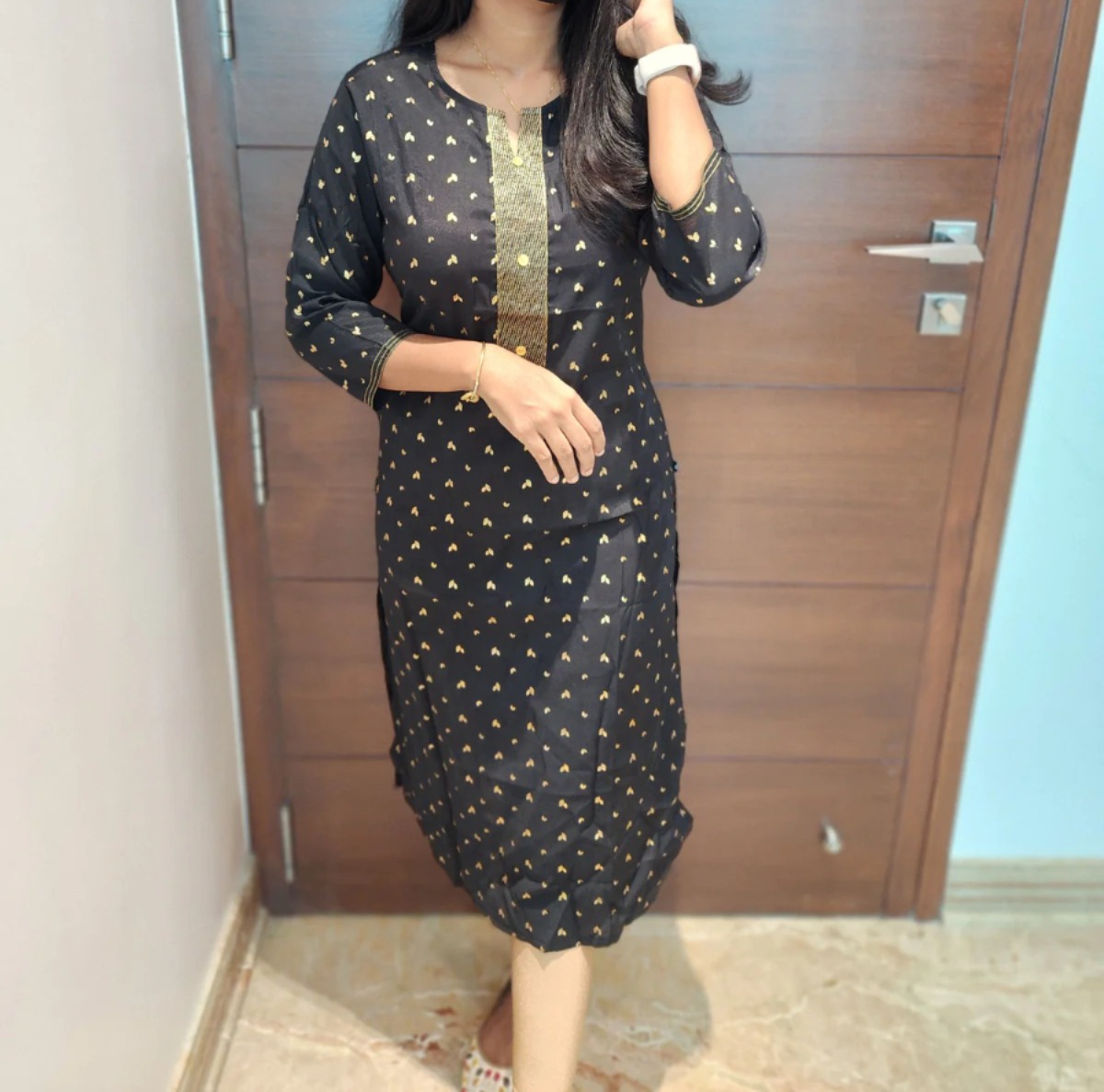 Anbarasi: Rayon Straight cut kurtis embroidery 