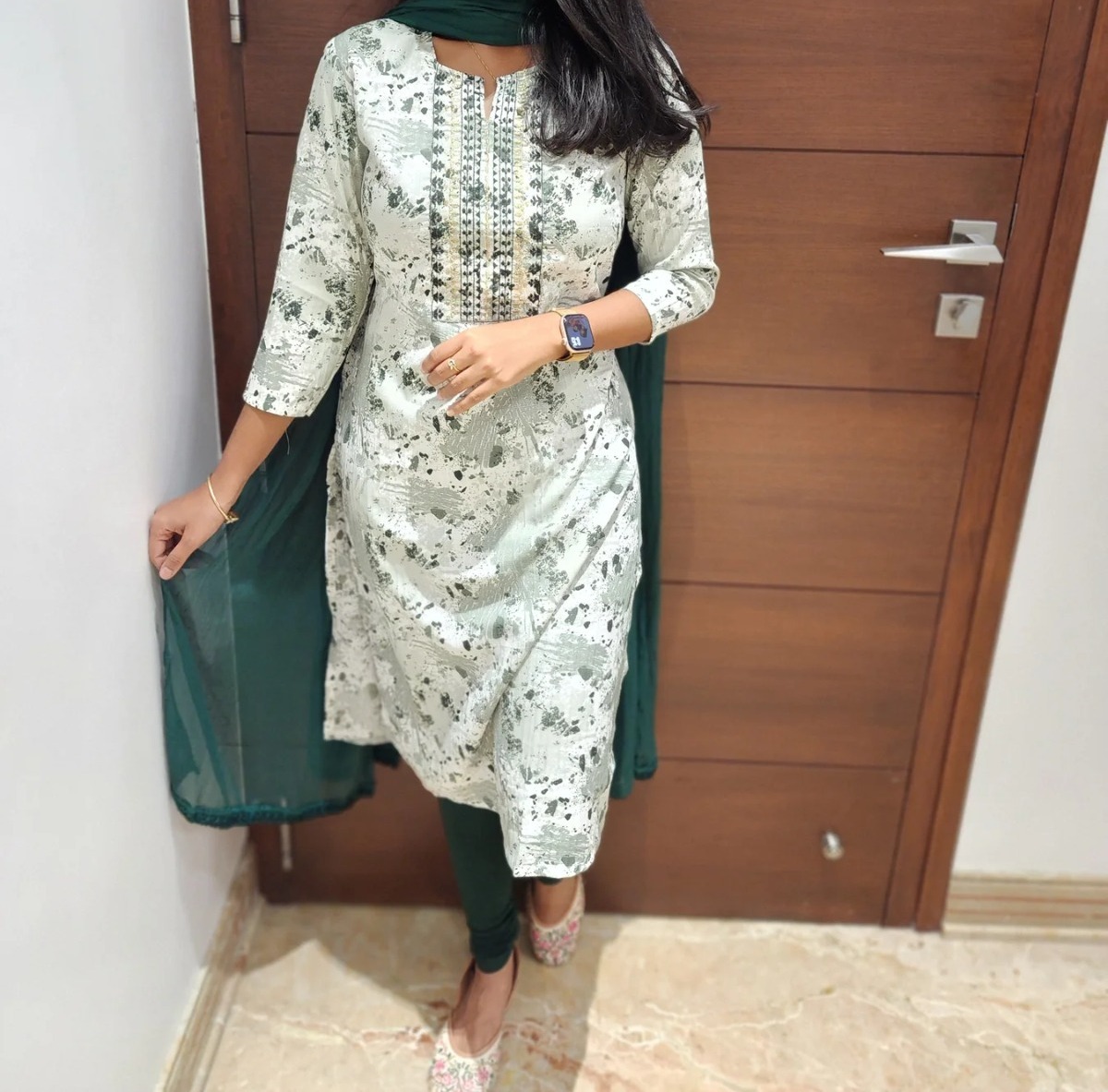 Anbarasi: Straight Cut Kurtis with Pocket in Rayon/Popcorn – S to XXL Sizes
