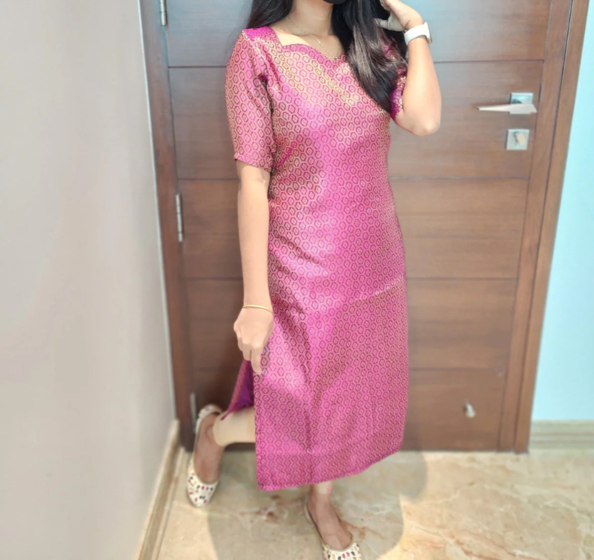 Anbarasi: Banarasi straight cut kurti 