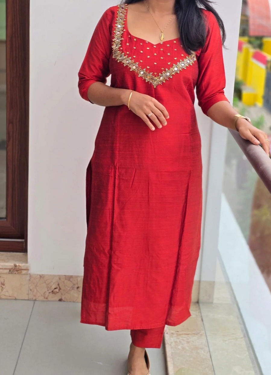 Anbarasi: Raw Silk Straight Cut Kurti with Pant – Elegant Ethnic Wear S to XXL