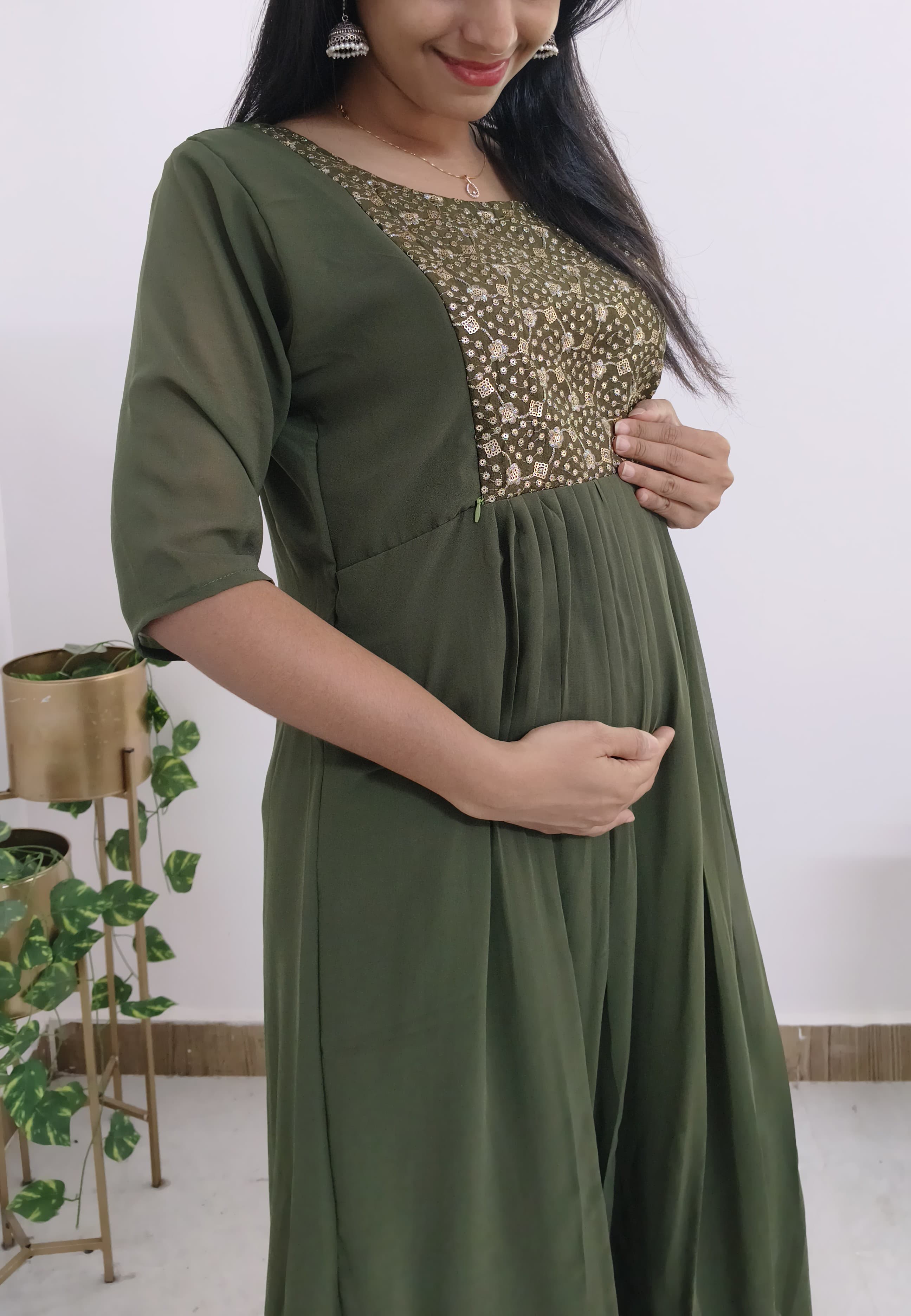 Anbarasi: Georgette Feeding Top with Full Lining & Zip – Stylish Maternity Wear