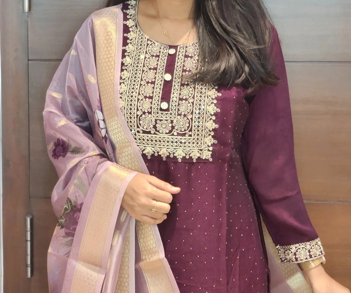Anbarasi: Vichitra silk salwar set 