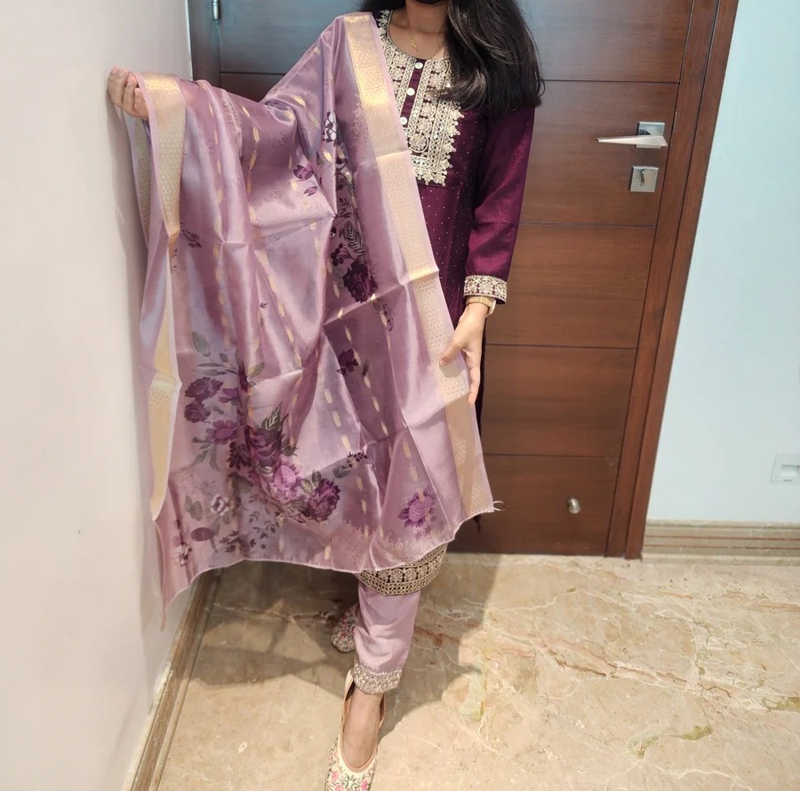 Anbarasi: Vichitra silk salwar set 