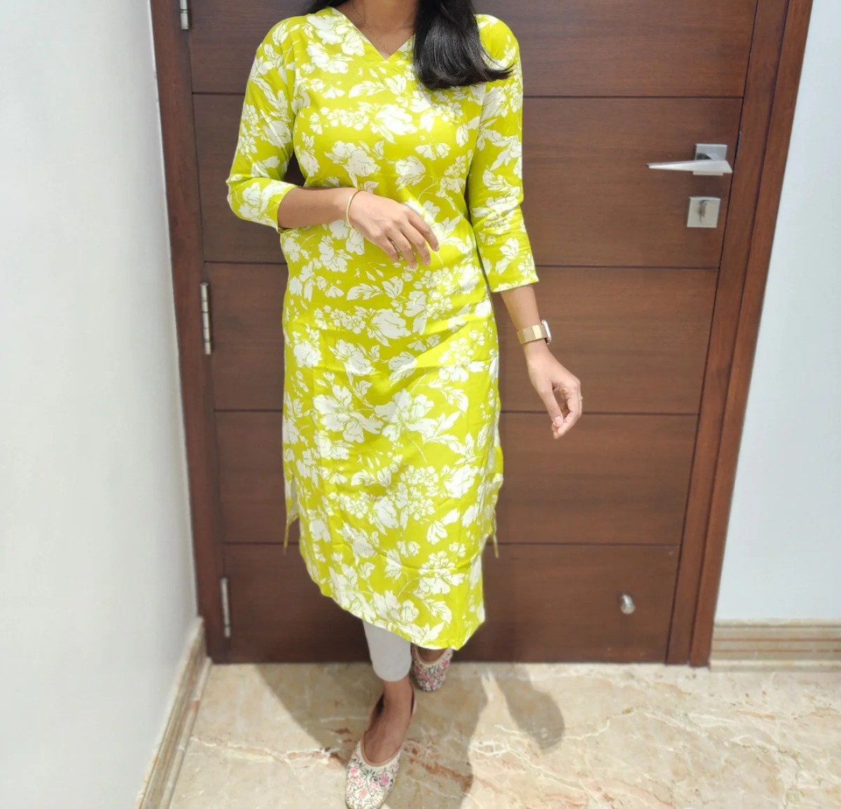 Anbarasi: Rayon Straight cut kurtis 