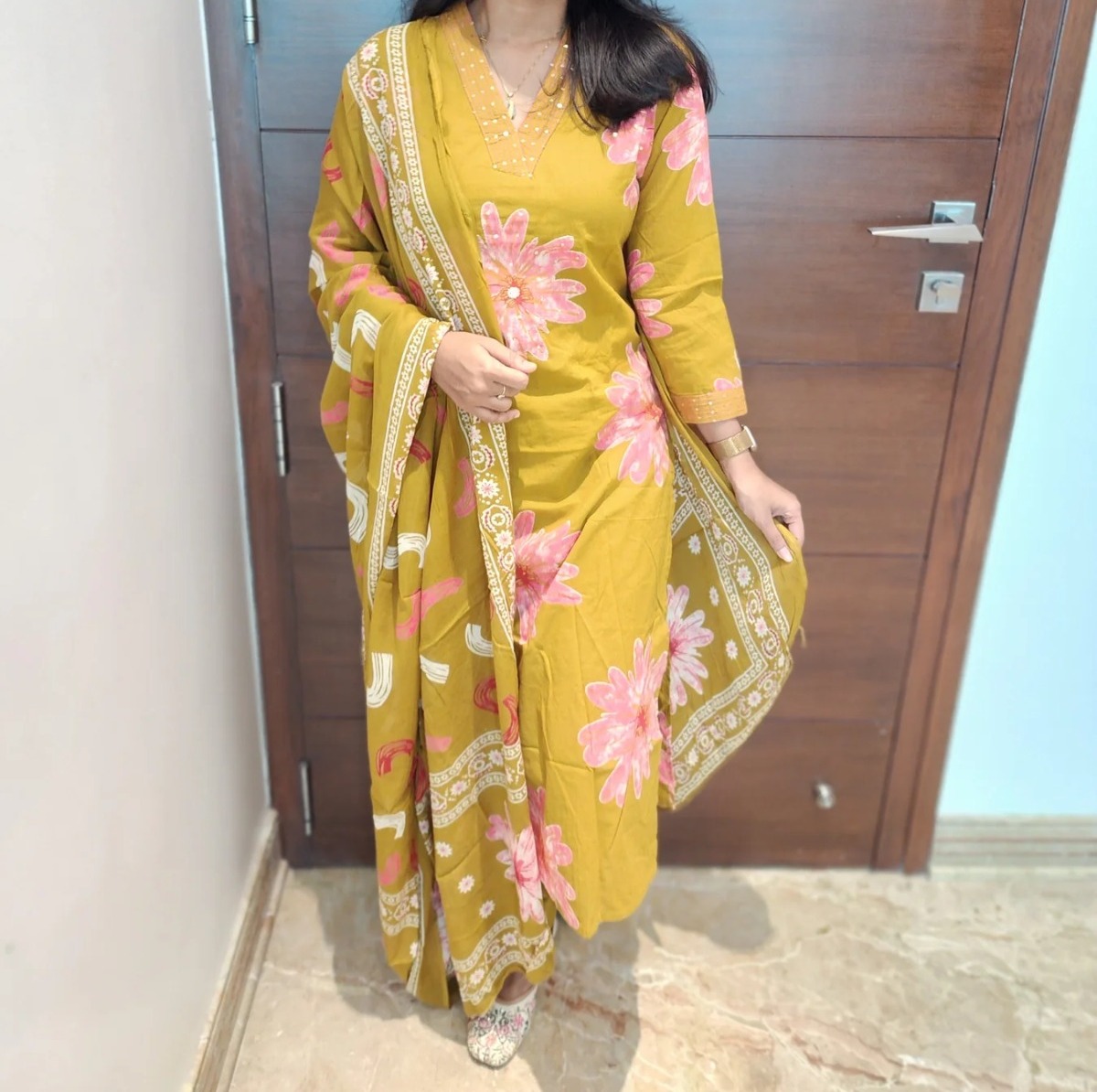 Anbarasi: Mul Mul Cotton Salwar Set with Kurti, Pant & Dupatta | Aarral India