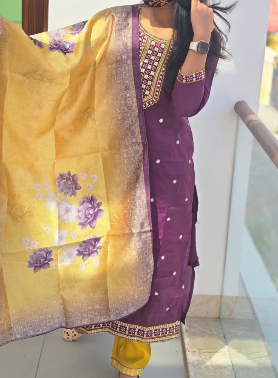 Anbarasi: Cotton salwar set 