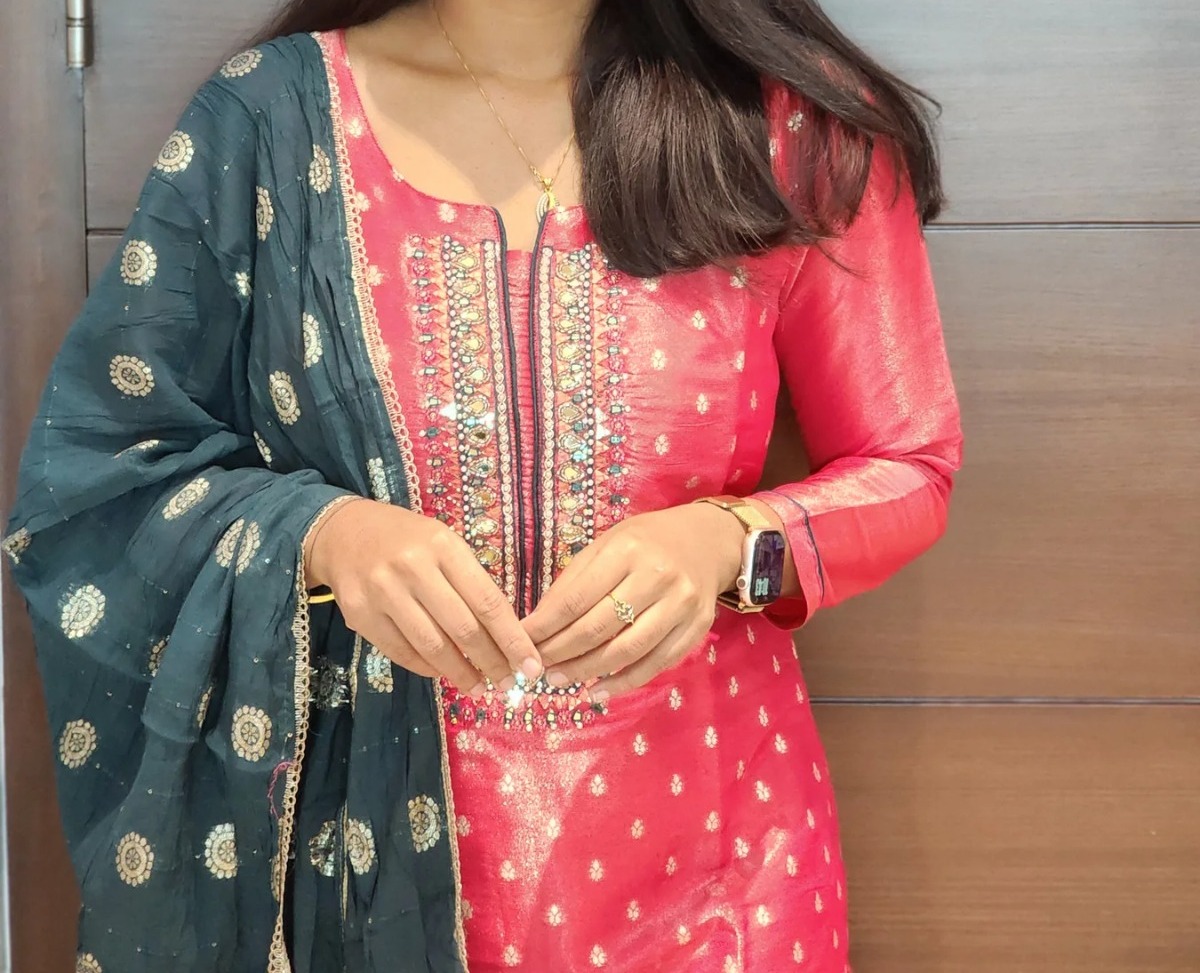 Anbarasi: Vatican salwar set
