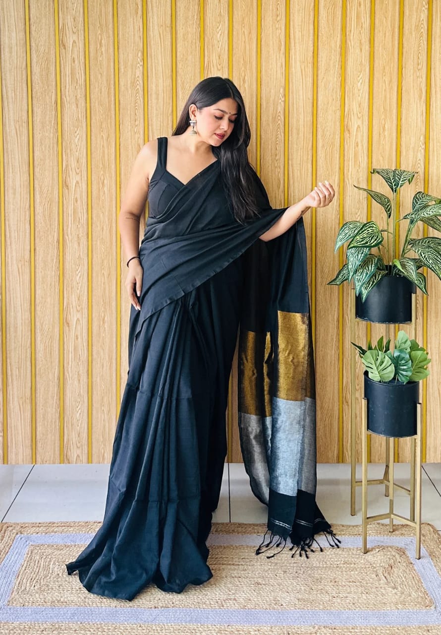 Pure soft mul cotton saree with jari pallu
