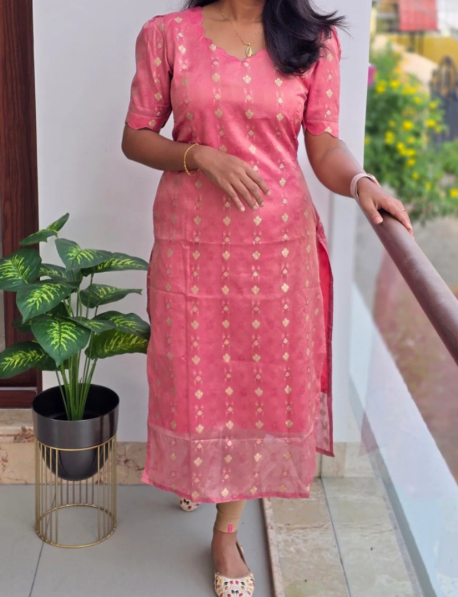 Anbarasi: Tissue silk straight cut kurti