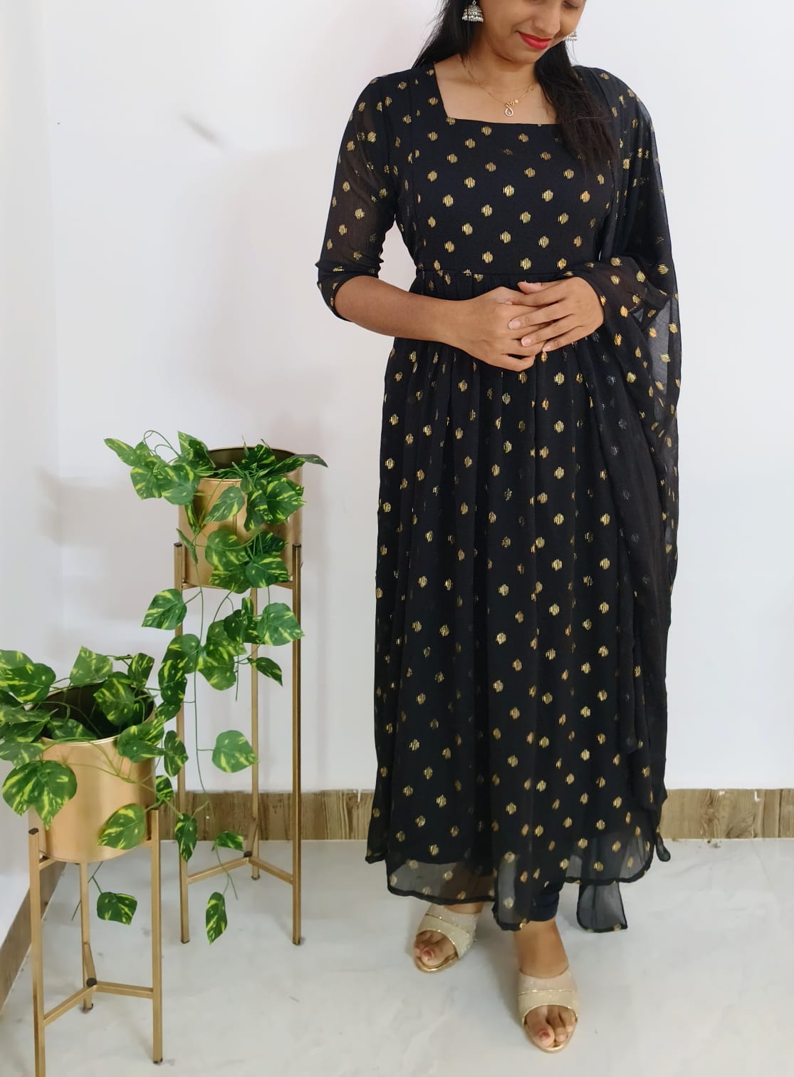 Anbarasi: Maternity-Friendly Black Top Dupatta Set | Feeding & Non-Feeding | 46-inch Length | 2 Side Zips & Pocket | Fully Stitched with Lining |Tummy Fit Loop | Sizes S to XXL