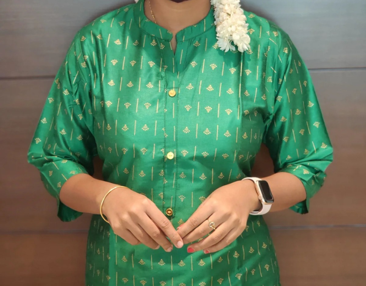 Anbarasi: Silk cotton straight cut kurti