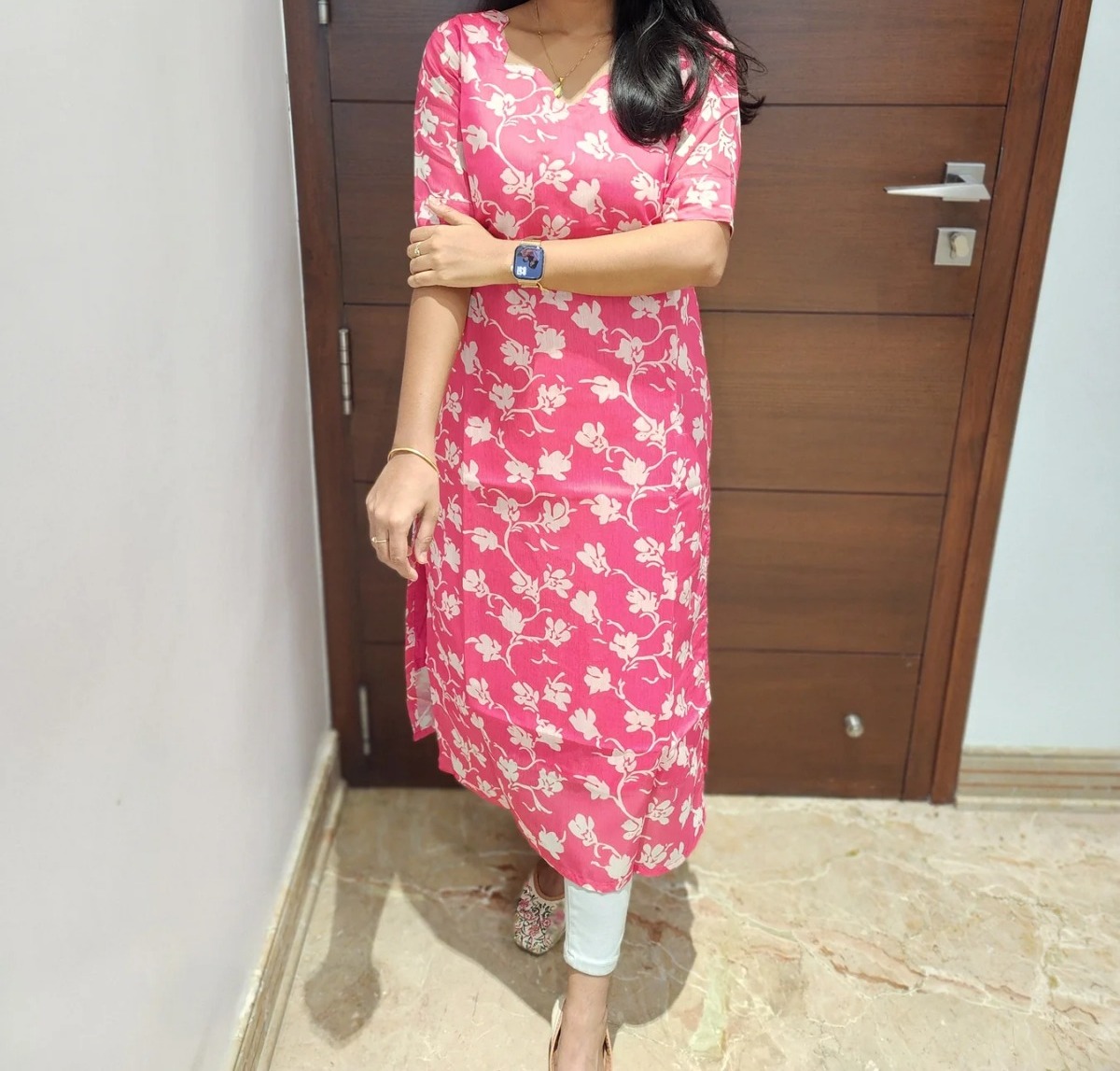 Anbarasi: Cotton Straight Cut Kurti with Puff Sleeves & Lining – 43 Inch Classic Fit