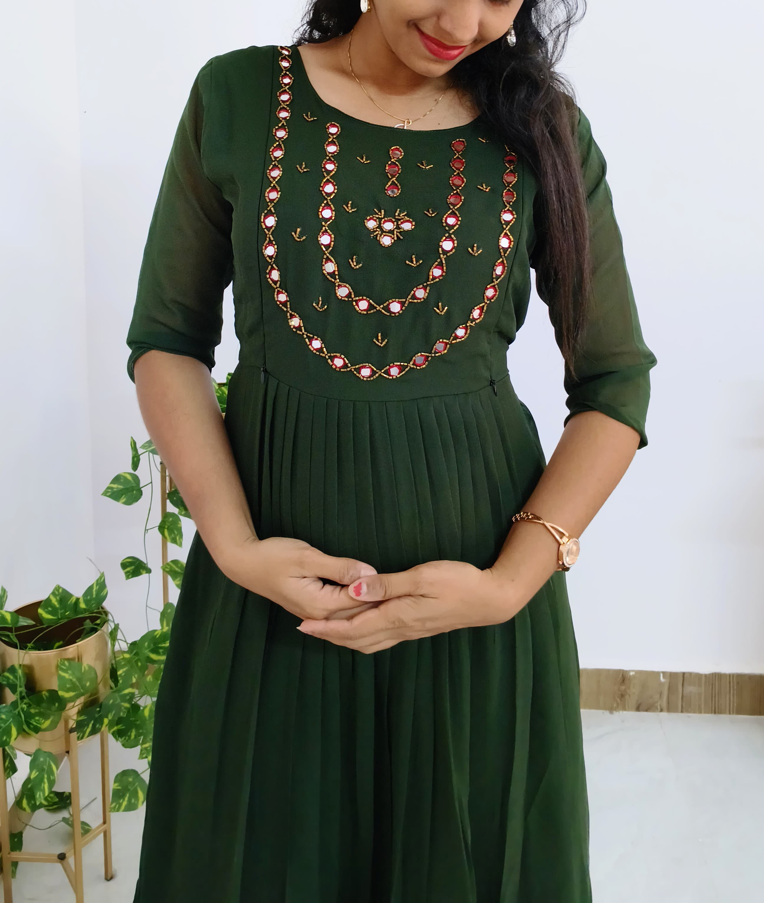 Anbarasi: Georgette Maternity Dress with Two-Side Invisible Zip - Comfortable, Feeding-Friendly Kurti (S to XXXL)