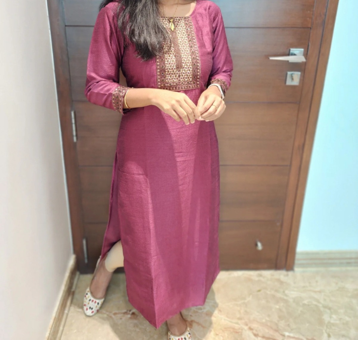 Anbarasi: Vichitra silk straight cut kurtis 