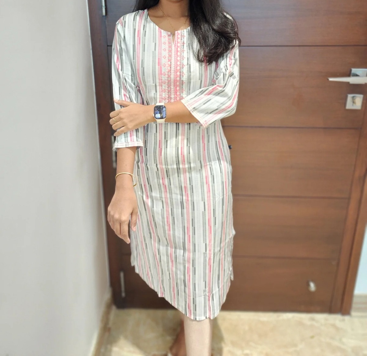 Anbarasi: Rayon Straight cut kurtis embroidery 