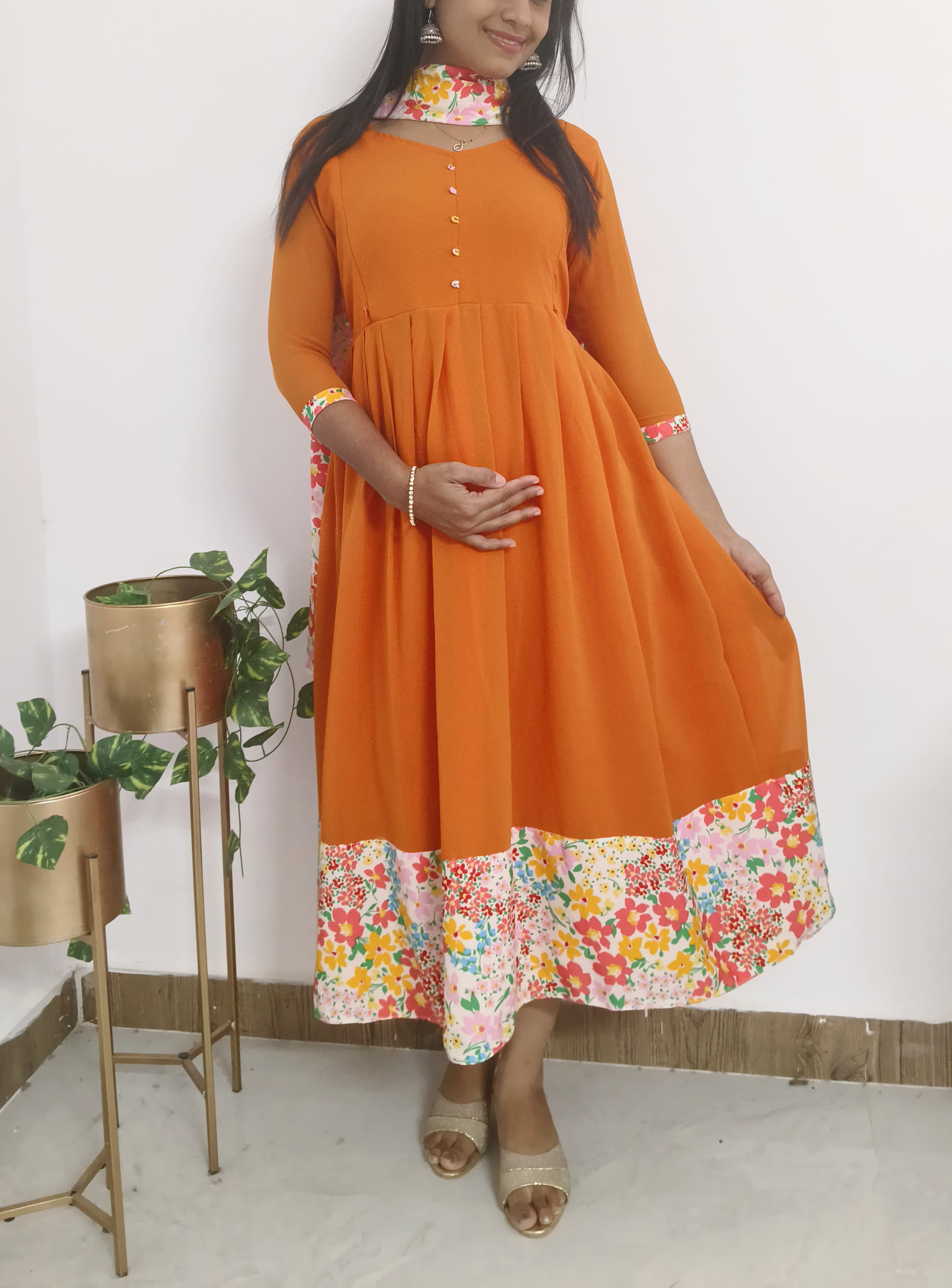 Anbarasi: Georgette maternity feeding dress with dupatta 