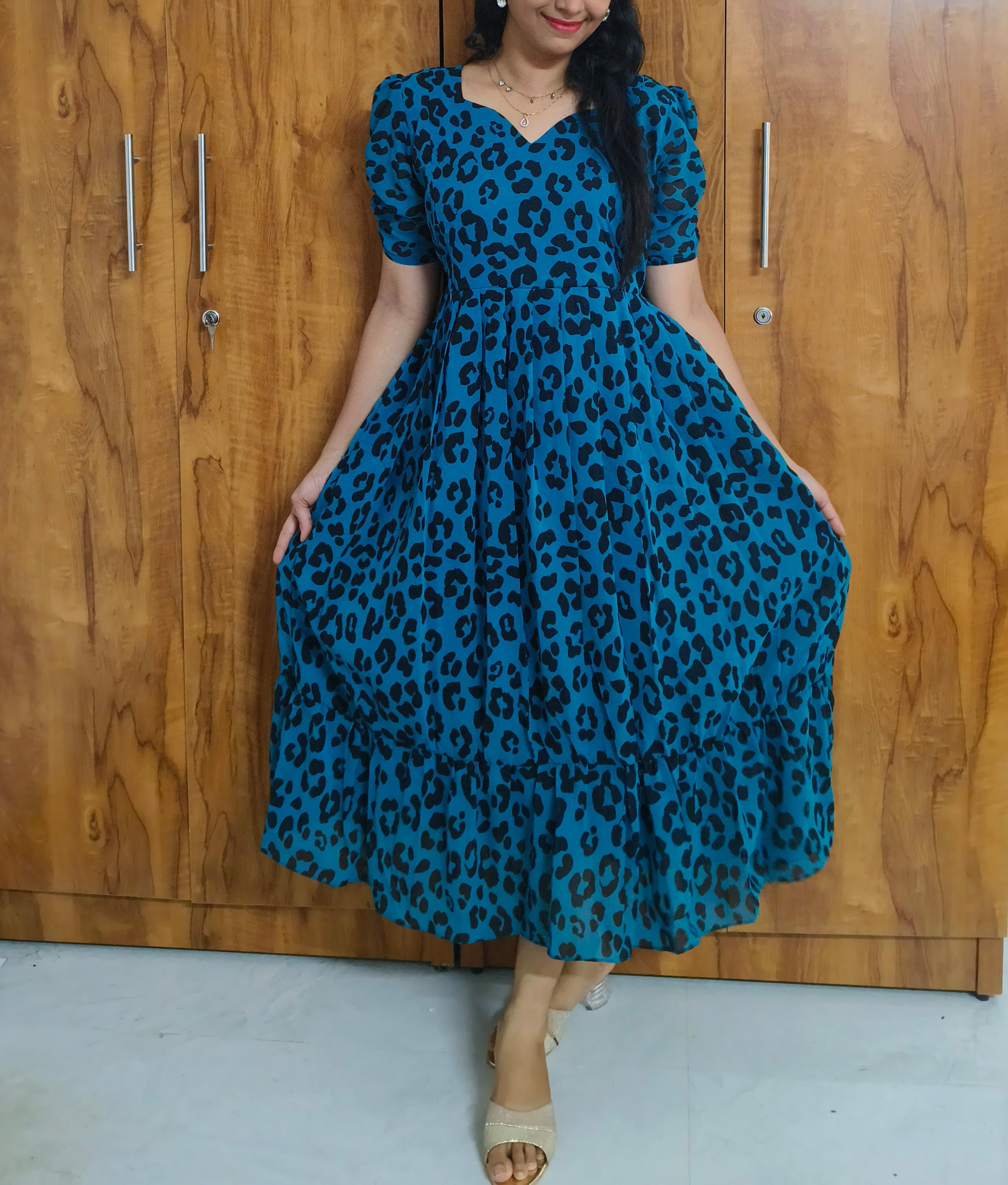 Anbarasi: Georgette dress with full lining crepe for maternity and feeding 
