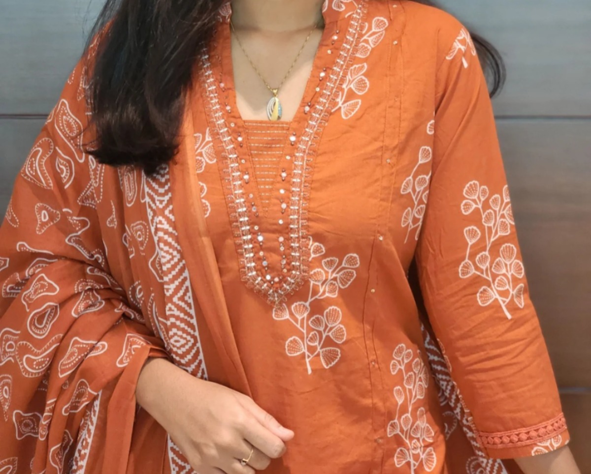 Anbarasi: Cotton Salwar Set with Kurti, Pant & Dupatta – Elegant 3-Piece | Aarral
