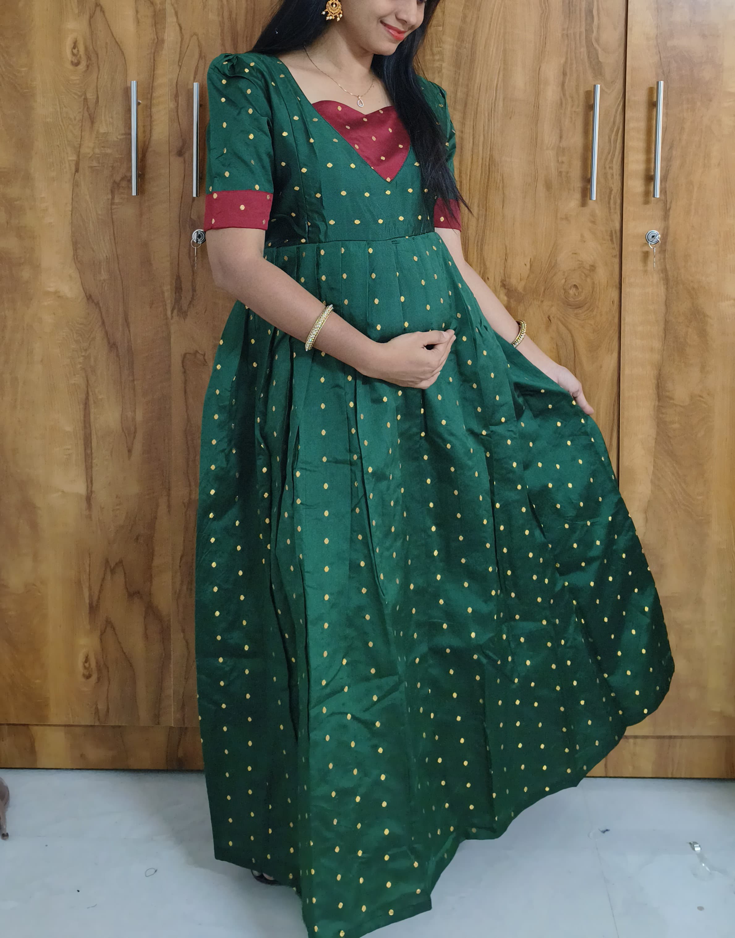 Anbarasi: Silk with crepe lining feeding and non feeding 