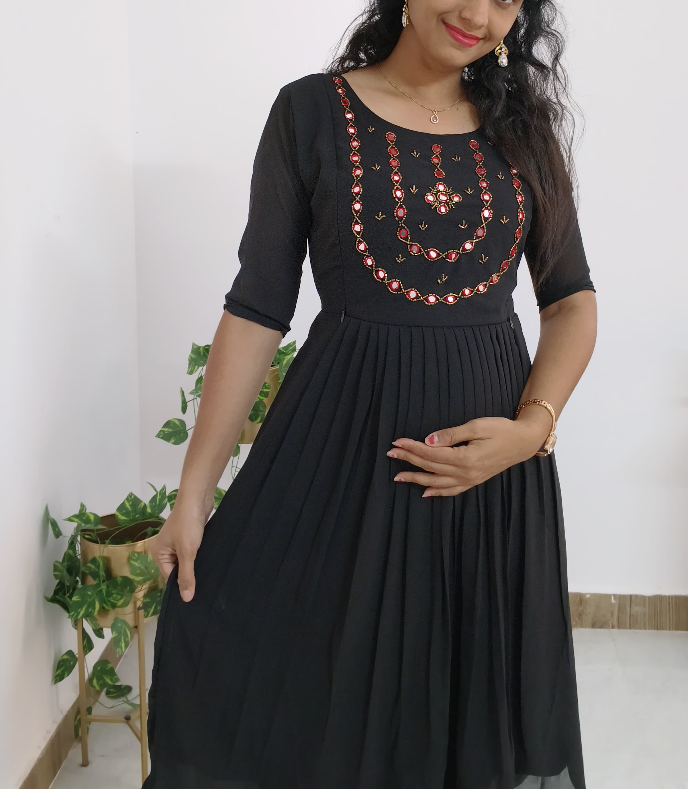 Anbarasi: Georgette Maternity Dress with Two-Side Invisible Zip - Comfortable, Feeding-Friendly Kurti (S to XXXL)