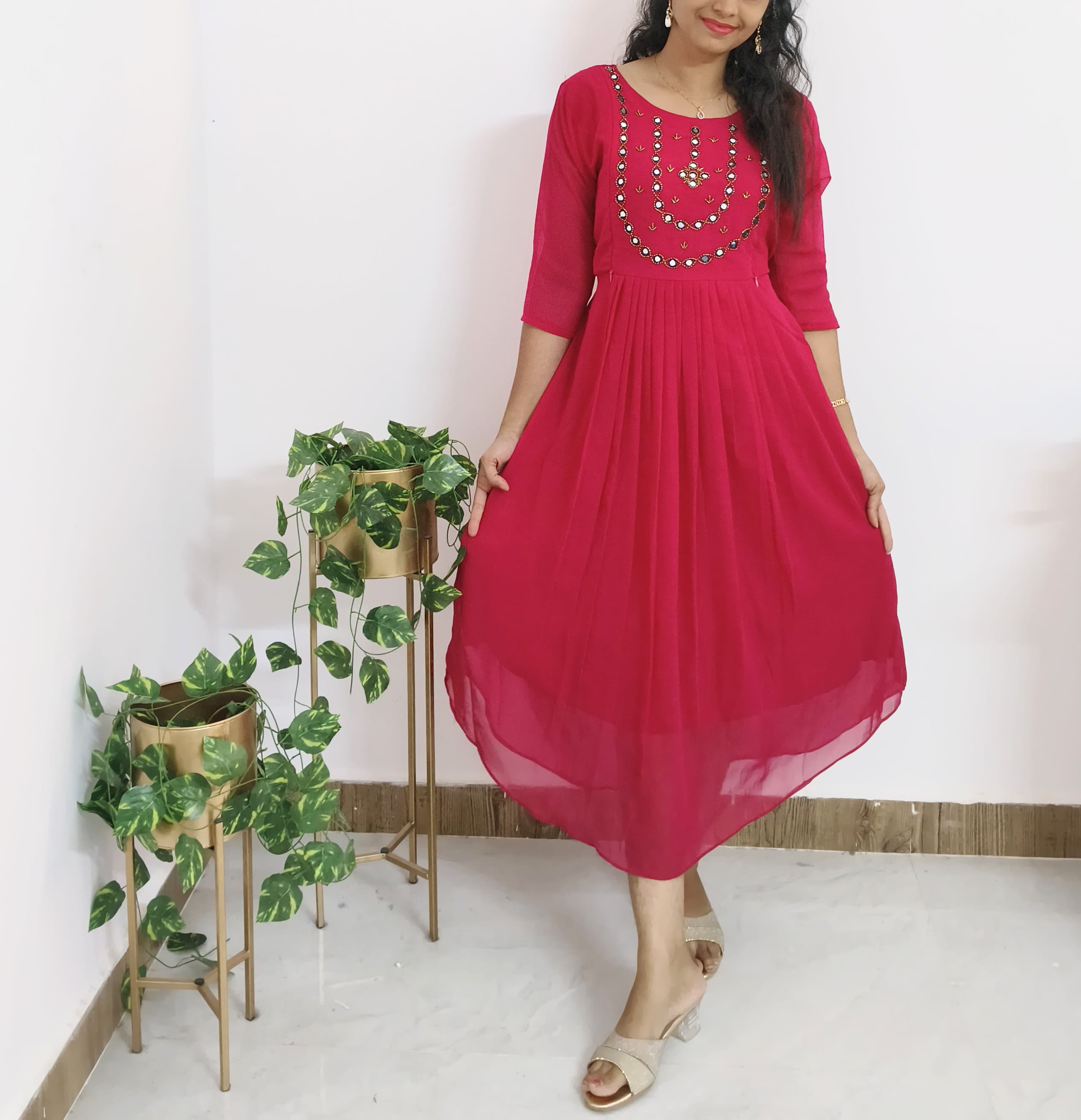 Anbarasi: Georgette Maternity Dress with Two-Side Invisible Zip - Comfortable, Feeding-Friendly Kurti (S to XXXL)