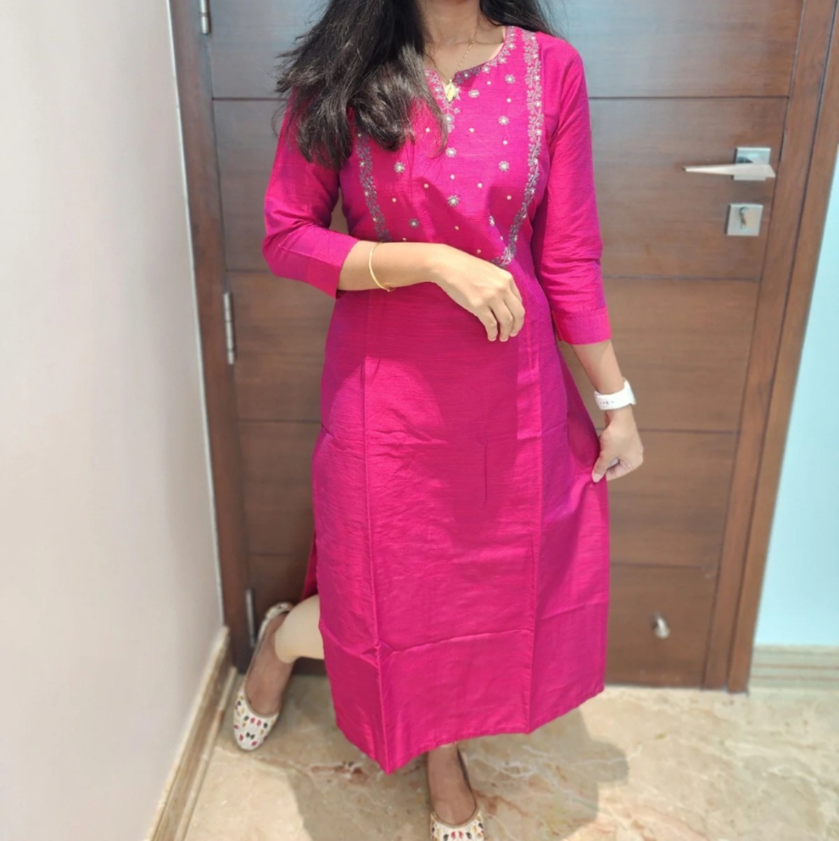 Anbarasi: Silk rayon straight cut kurti 