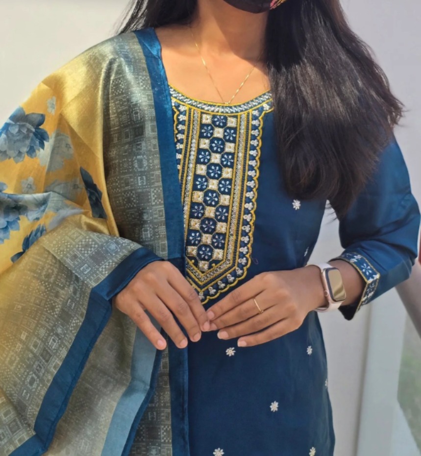 Anbarasi: Cotton salwar set 