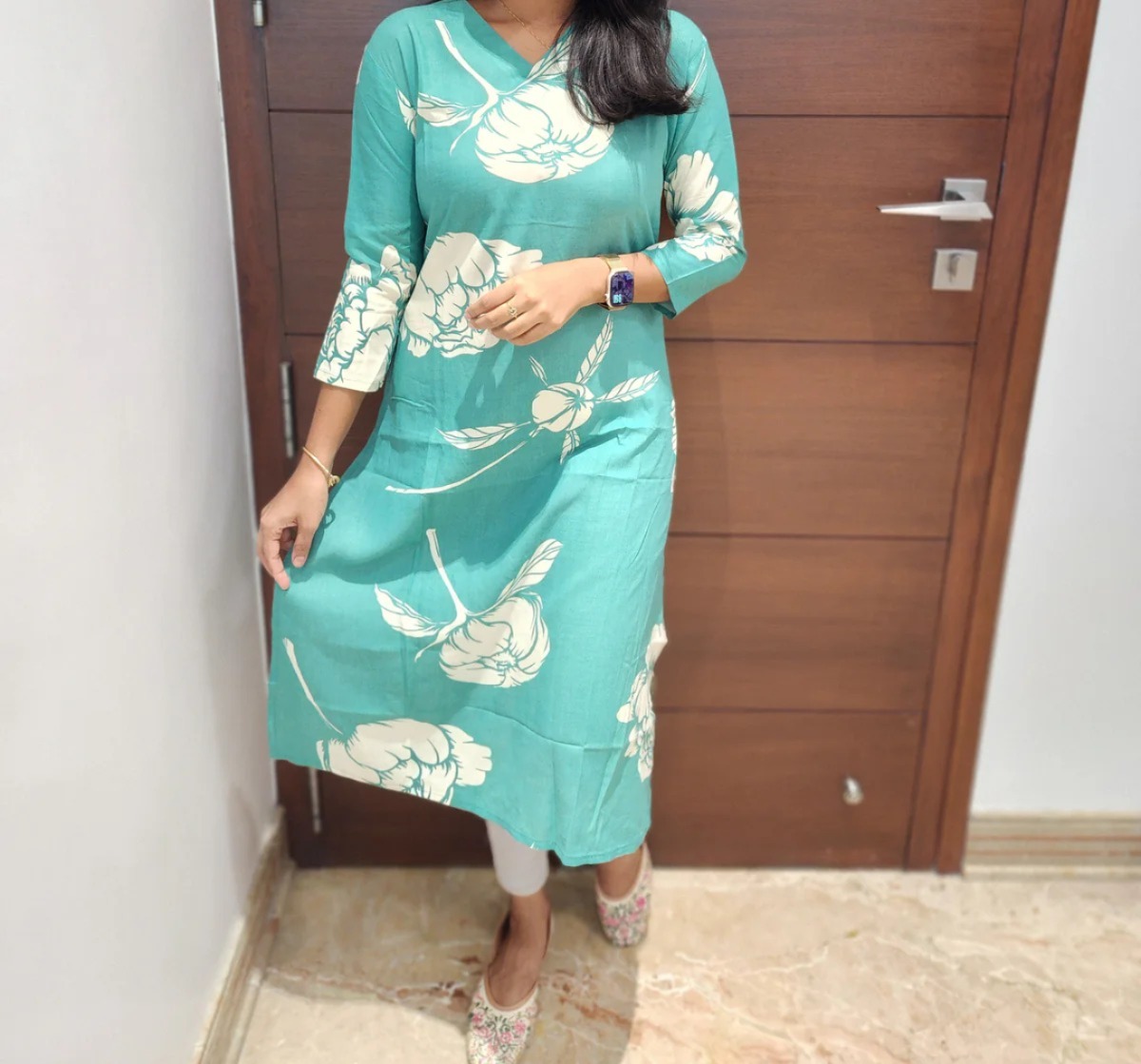 Anbarasi: Rayon Straight cut kurtis 