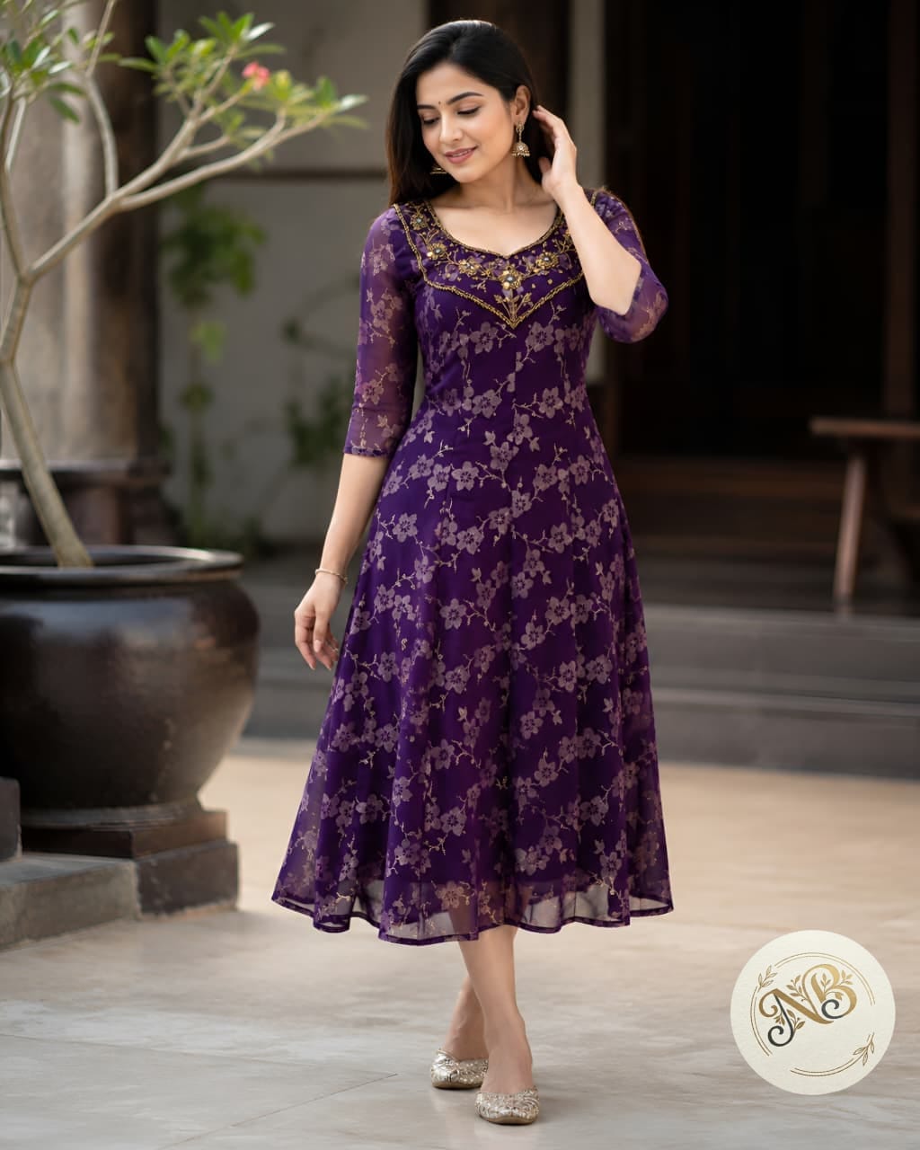 Anbarasi: Georgette party wear Aline handwork kurti