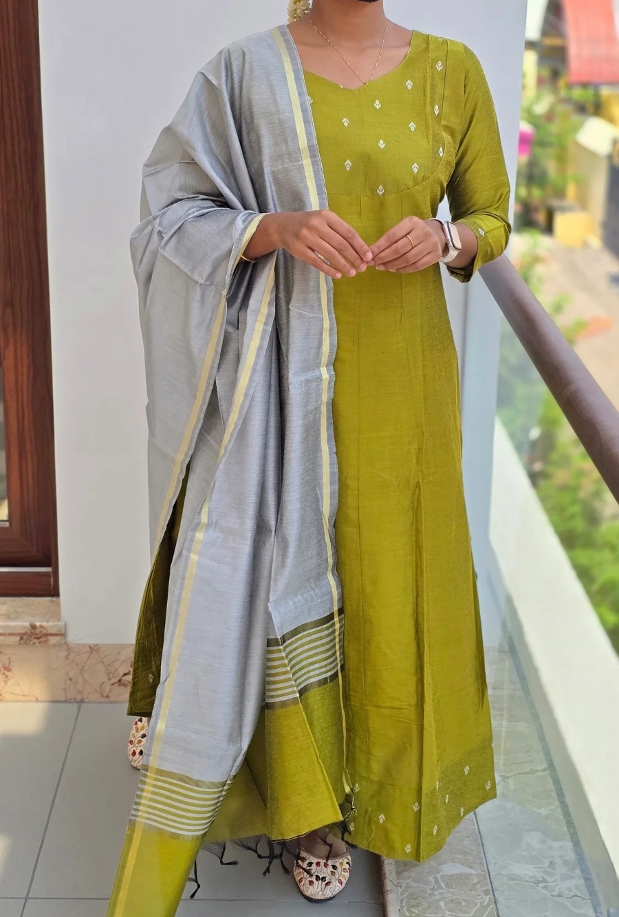 Anbarasi: Silk cotton salwar set