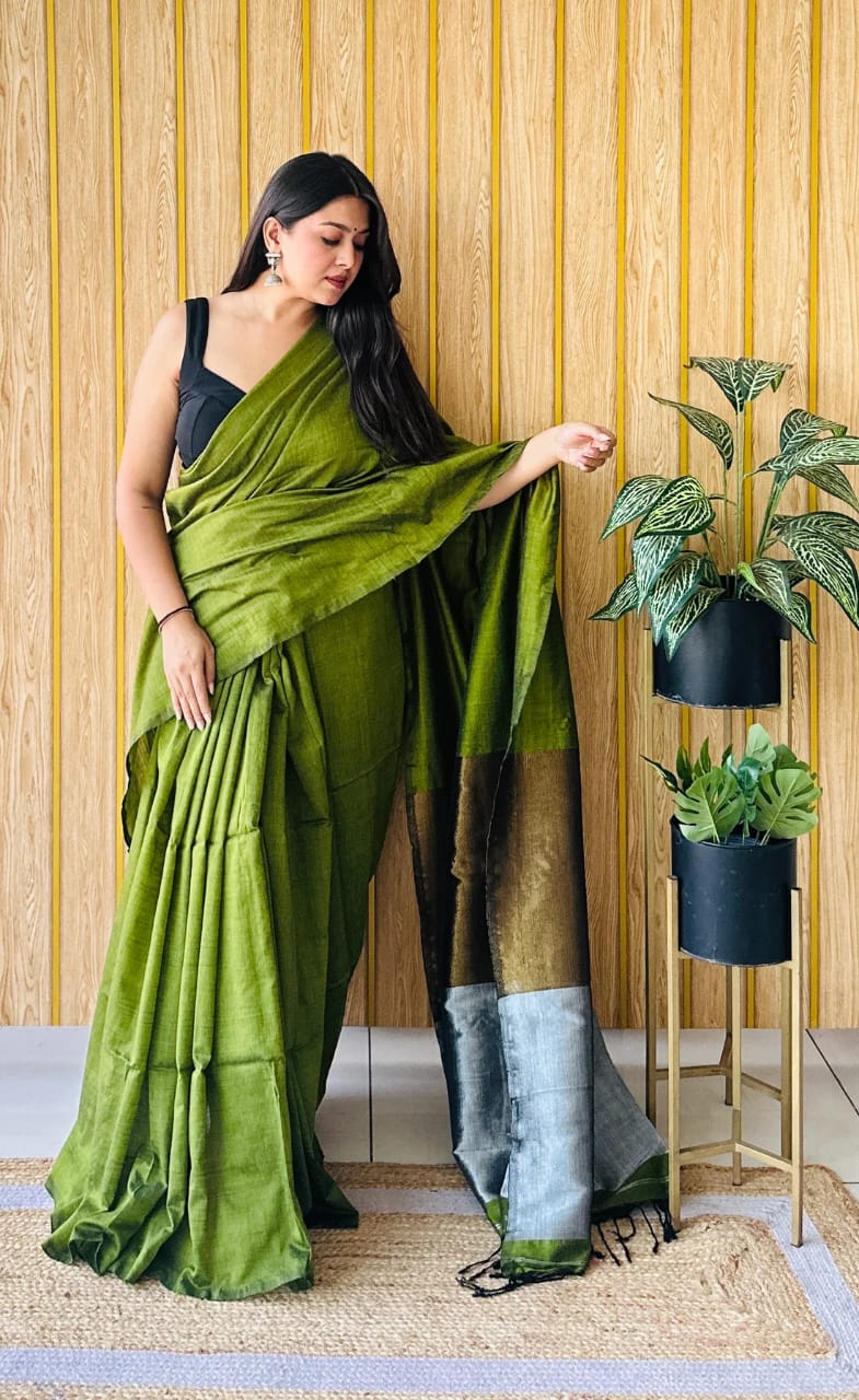 Pure soft mul cotton saree with jari pallu